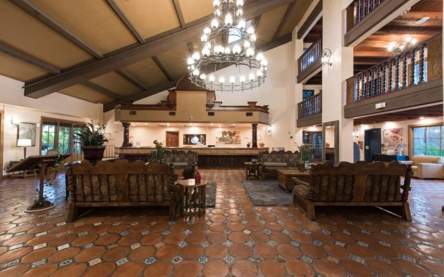 Radisson Suites Covina