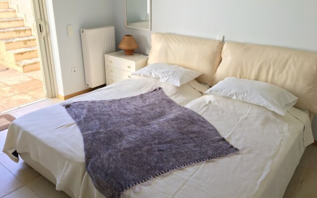 Legrena Beach Villa