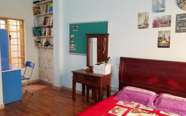 Private room, international area, near Airport