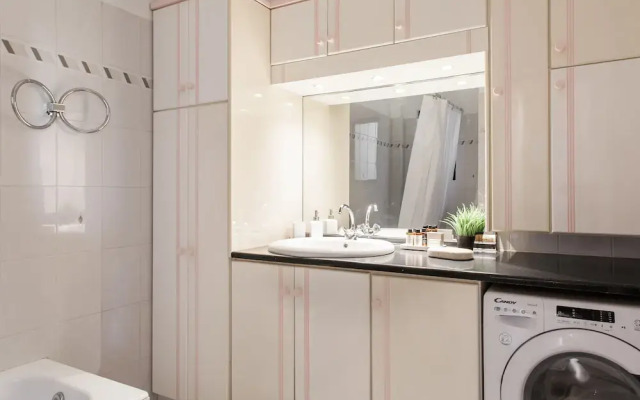 Signature 2BR Apartment in Marousi