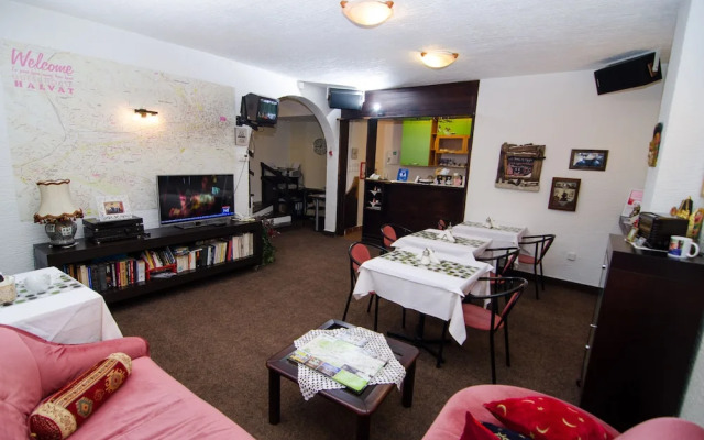 Guest house Halvat