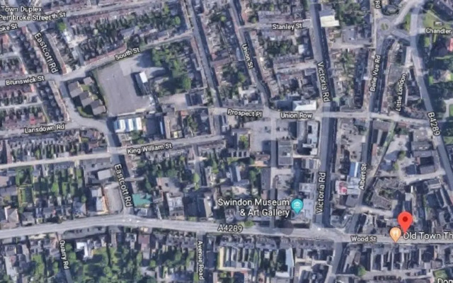 Swindon Old Town Duplex - EnterCloud9SA