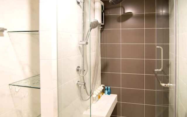 Apartment BTS On Nut, Convenience Store Nearby (bkmono13)