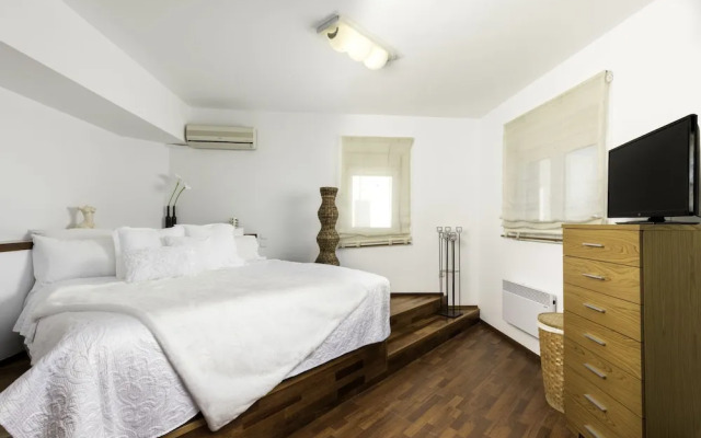 Antonoglou Beach Villas, Gennadi