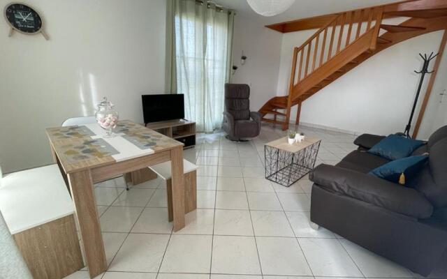 Charmant appartement duplex à 5min de Disney.