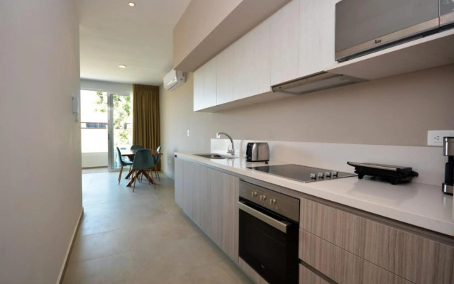 LUXURY APARTMENT STEPS FROM 5TH AV. By YEAH