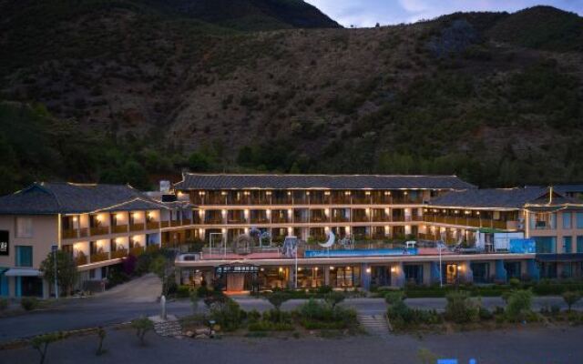 Mei Lu. Lakeside  Hotel