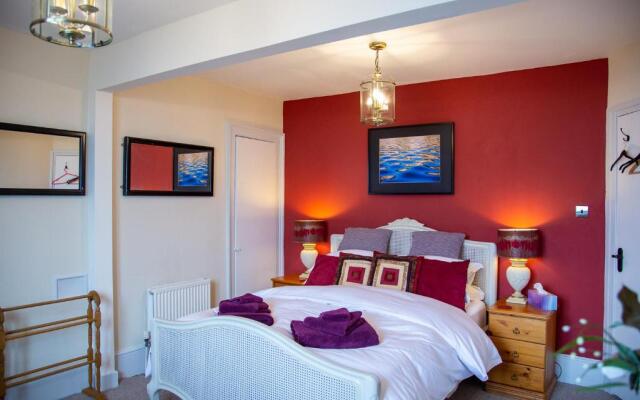 Seagulls Nest Beachfront Apartment With 3 Bedrooms