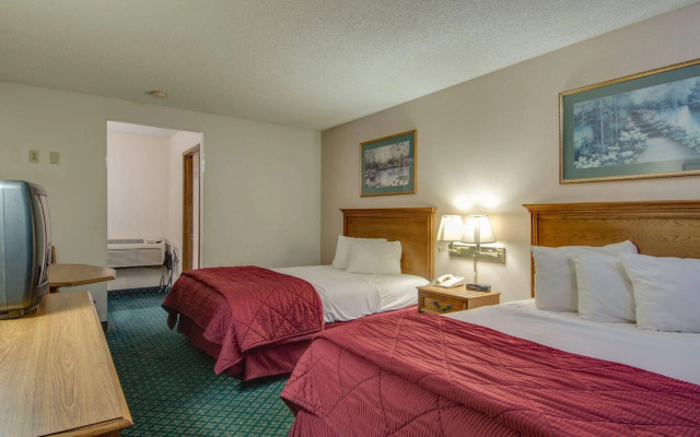 Bridgeway Inn & Suites