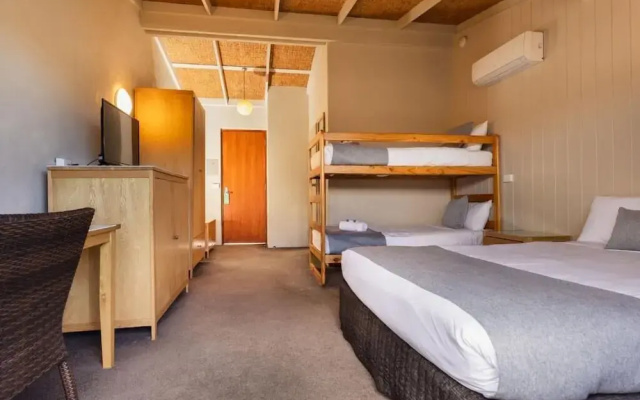 Torquay Hotel Motel