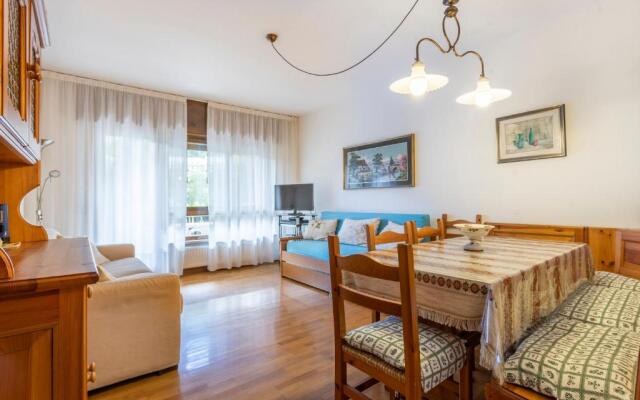 Il Ruscello Apartment with Terrace and View of the Alps