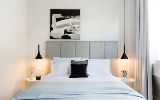 UPSTREET Luxury Apartments in Plaka