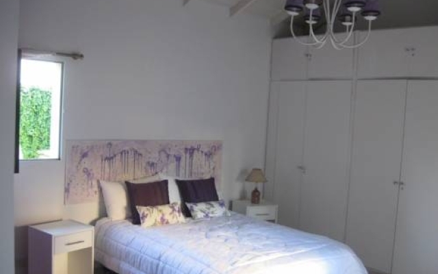 Reyna Violeta Bed & Breakfast