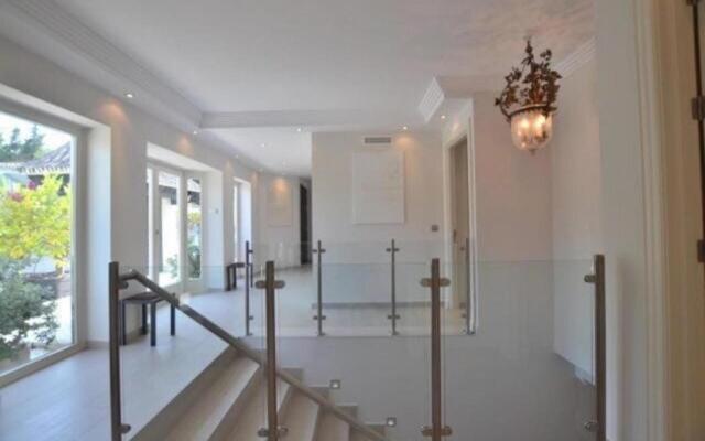 Top Quality Villa Sierra Blanca The Most Disirable Area On The Golden Mile Marbella