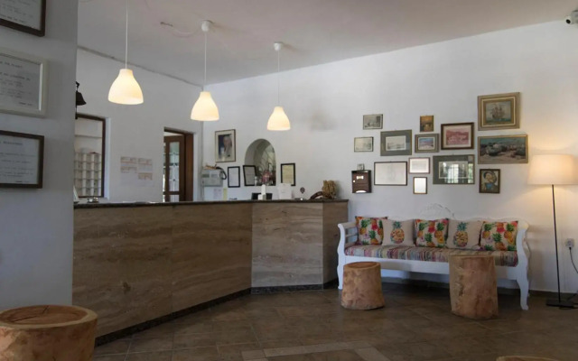 Armadoros Hotel Ios Backpackers