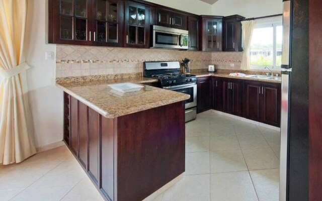 Privacy and Comfort Luxury 6 Bedroom Villa