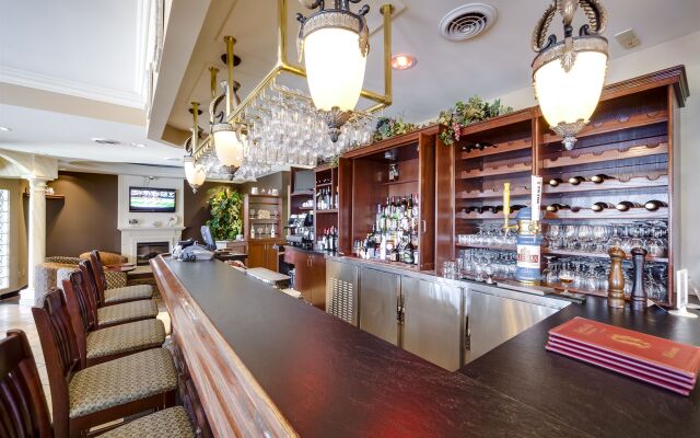 Monte Carlo Inn Vaughan Suites