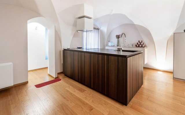 Santo Stefano 13 - Quadrilocale Elegante