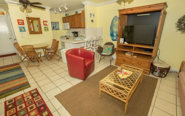 Sandpiper Cove 8245 Studio Bedroom Condo by RedAwning