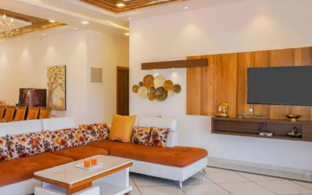 7BHK VILLA with Wonderful View and Good Food