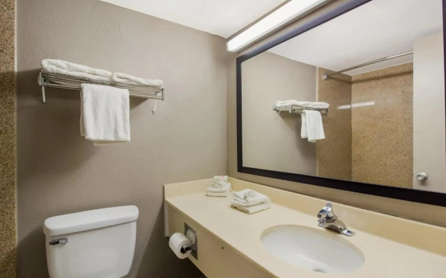Quality Inn New Stanton