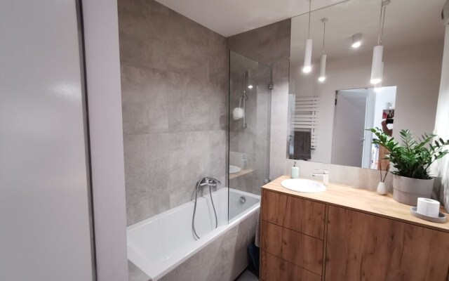 WS Lovely Garden&Parking Apartment