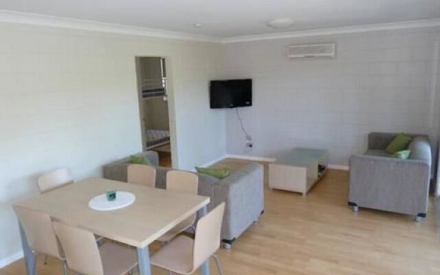 Emerald Apartment