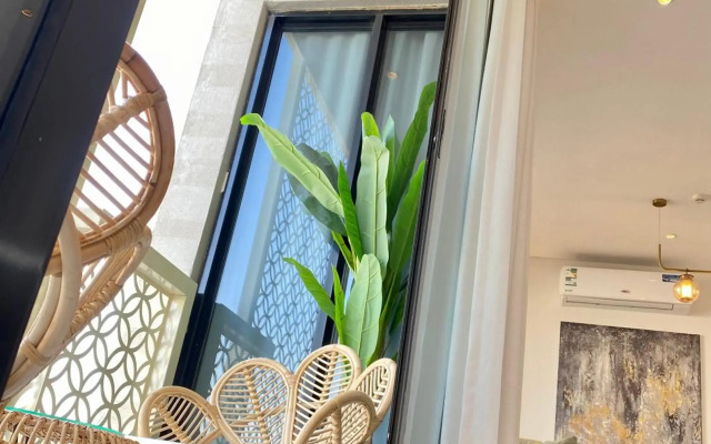 Spacious new 2 bedroom Apt-in amazing location