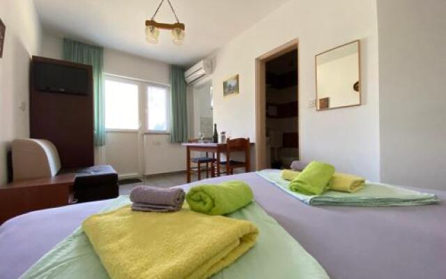 Apartments / Studio Dijana