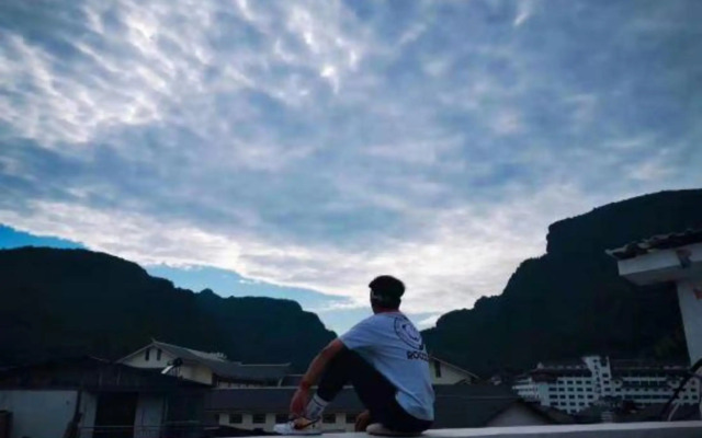 Comma Travel International Youth Hotel