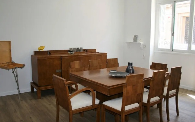 Neoclassical ART-House Bhive