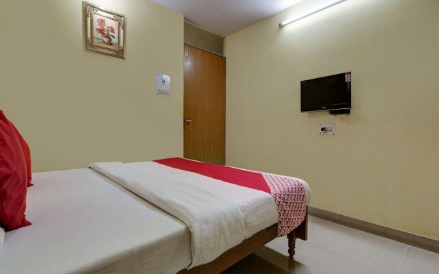 OYO 24888 Hotel Sham Palace