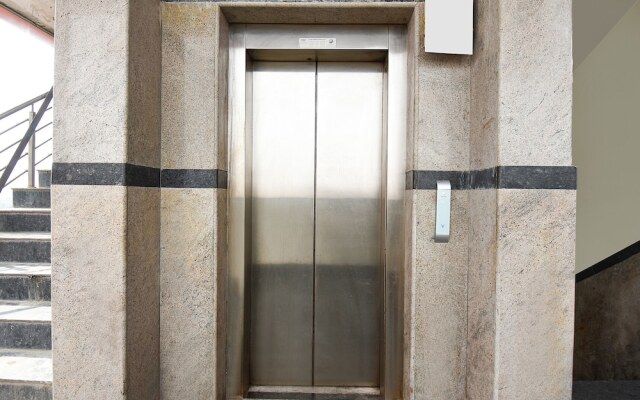 Fabhotel High Rise