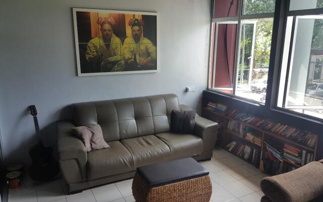 Borneo Seahare Guesthouse - Hostel