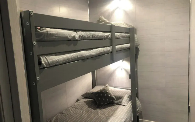 The Boatyard Glamping Lodges-fairline Lodge