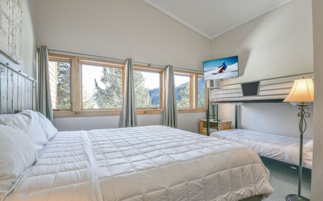 Tennis Townhomes 1319