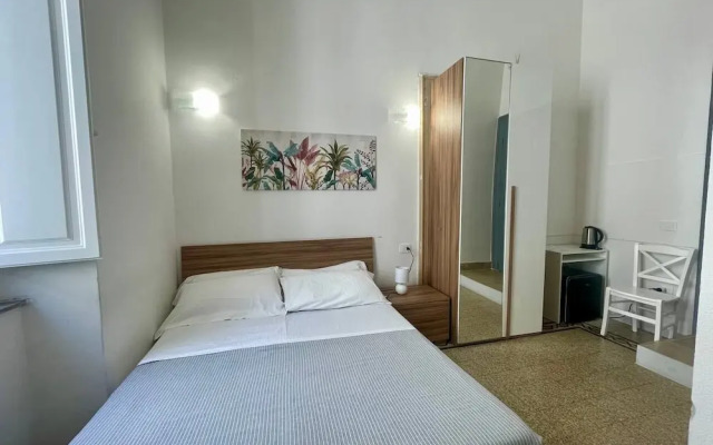 Onlyrooms V - Central & Train Station