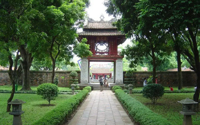 Hanoi House Hostel & Travel