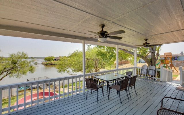Game Room & Dock: Waterfront Granbury Lake Retreat