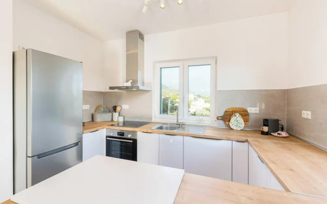 Olive Leaf Kastela - Second Floor Apartment