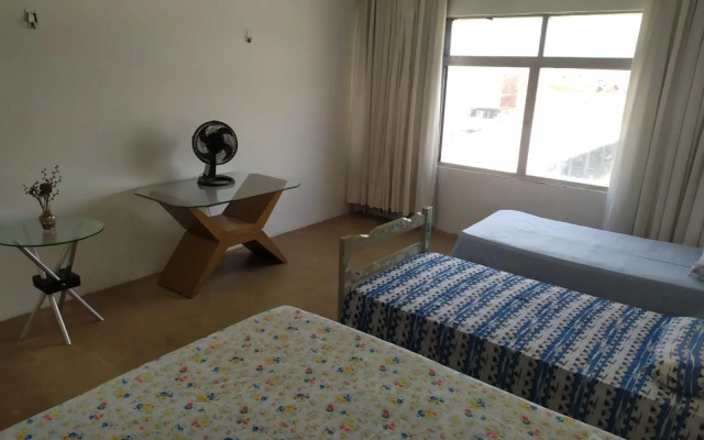 Espaçoso Apartamento na Praia do Futuro c/ 3 Qts.