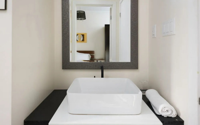 Architectural 2BR in Mile End by Sonder