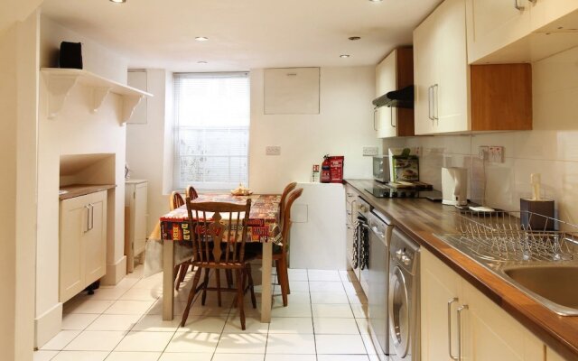 Ideally Located 4 Bed House in the very centre of Historical Oxford