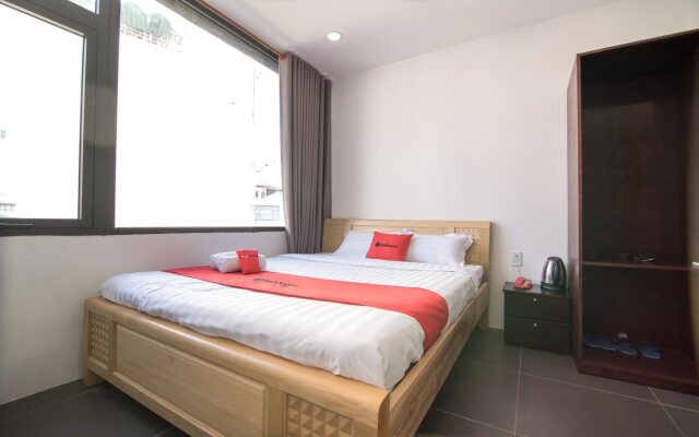 RedDoorz Plus near Hoang Van Thu Park 2