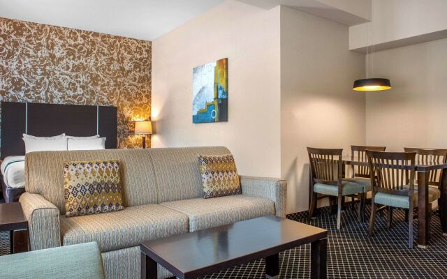 Quality Inn and Suites Petawawa