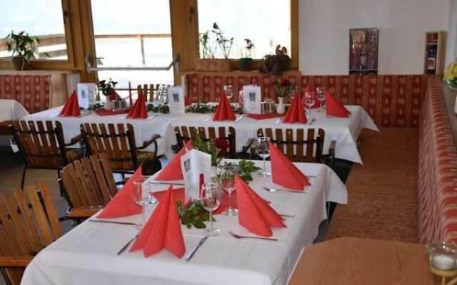Hotel & Alpengasthof Pinzgerhof