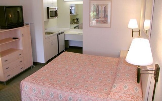 Beachwalk Hotel