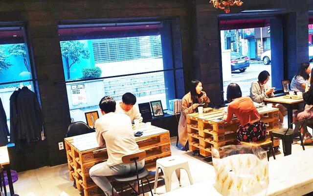 Party Guesthouse - Hostel