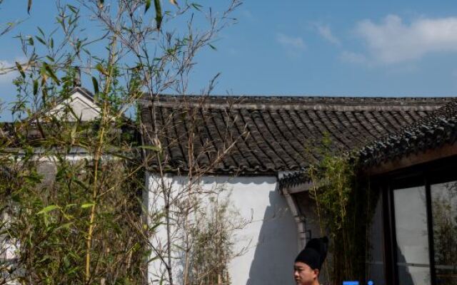 Ningbo Cloud Hotel (Cicheng Ancient County Chengchenghuang Temple)
