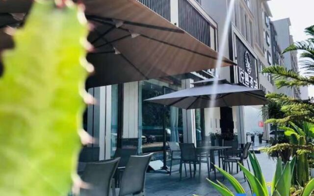 Pu'er Yuejing Hotel (Tea City Simao Airport Center)